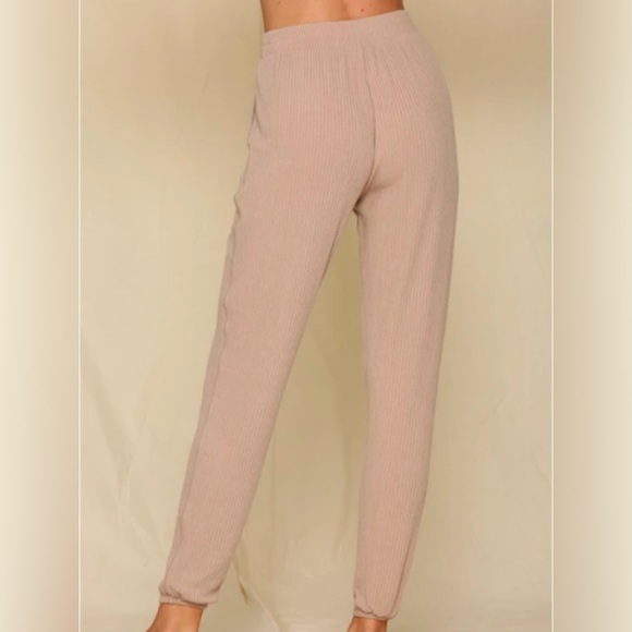 Alana Lounge Set - Picture 3 of 4